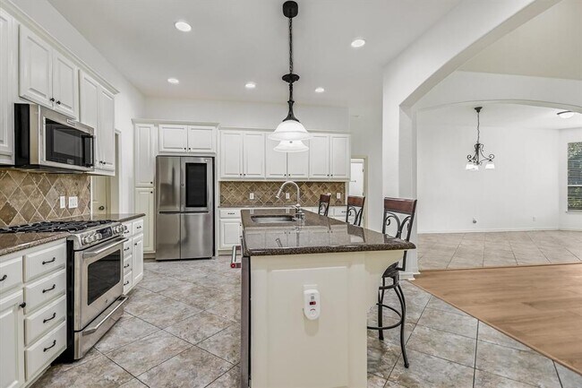 Building Photo - 2019 Westvalley Pl