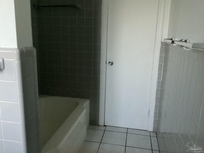 Foto del edificio - 1600 E Texar Dr