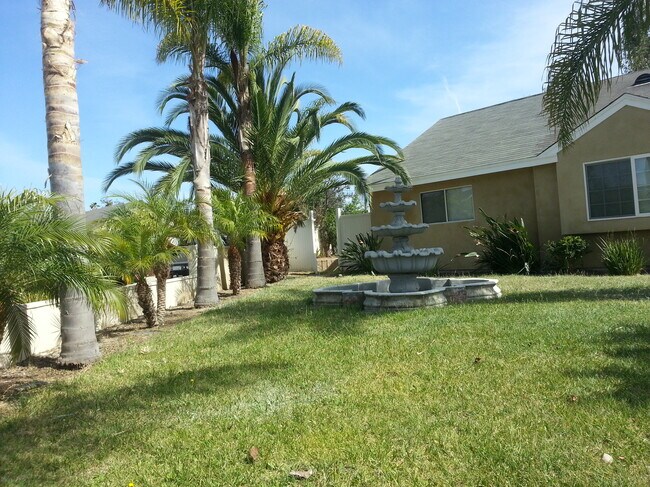 Foto del edificio - 5139 Omar Ct