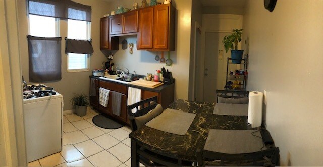 Building Photo - 2555 W 57th St