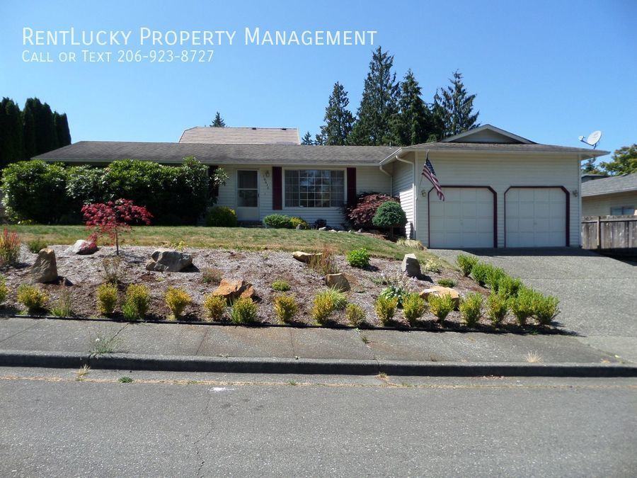Super Clean 3Bedroom Home with RV Parking... House Rental in Everett