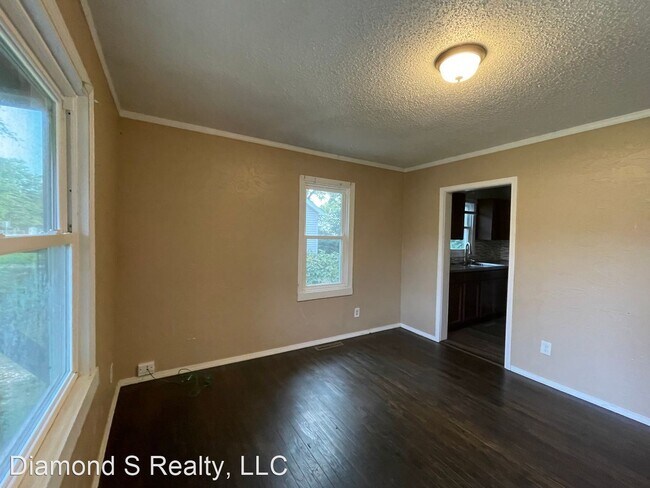 Building Photo - 2 br, 1 bath House - 626 South Forest Avenue