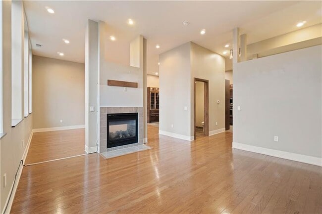 Building Photo - 1822 Harcum Way