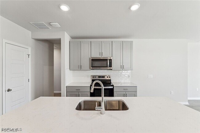 Foto del edificio - 44421 Diamond Trl