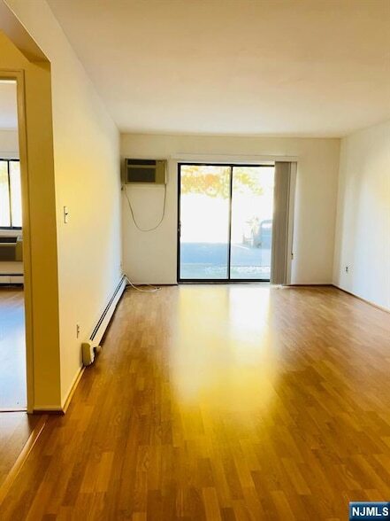 Foto del edificio - 550 Central Ave