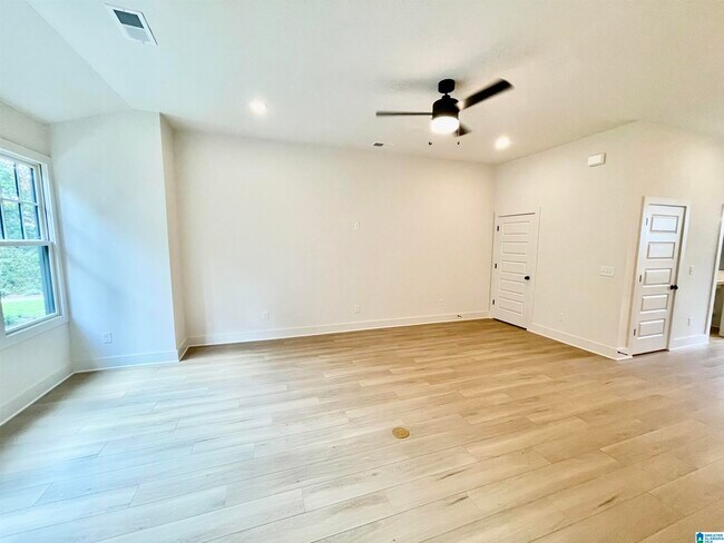 Foto del edificio - 1782 Deverell Ln