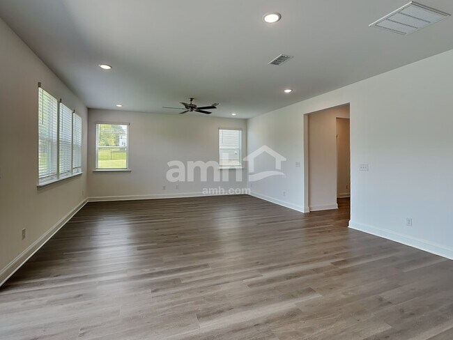Building Photo - 1128 Livengood Wy