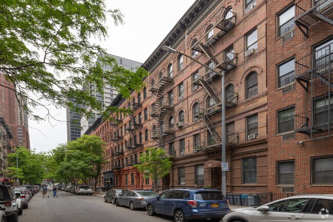 Foto del edificio - 325 E 93rd St