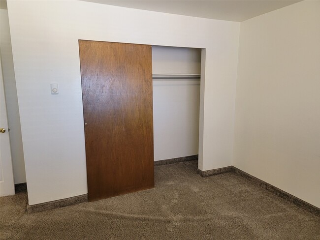 Building Photo - 45 E 100 N