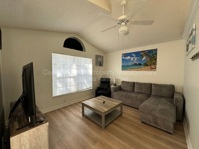Foto del edificio - 1009 Lake Davenport Blvd
