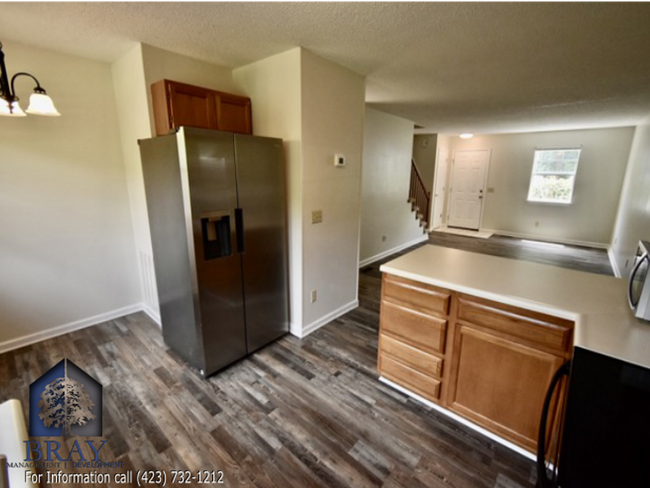 Foto del edificio - MODERN TRI-LEVEL TOWNHOME NEAR STEELE CREEK PARK