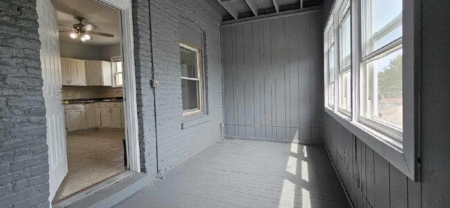 Foto del edificio - 5015 W Montrose Ave