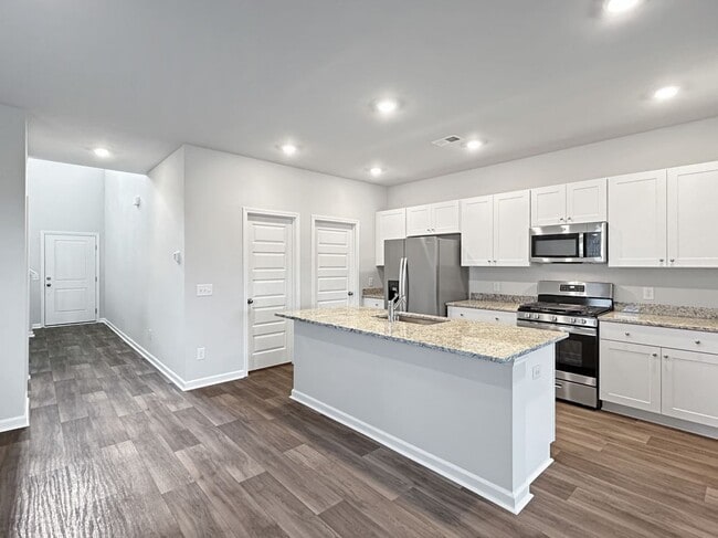 Building Photo - 367 Pine Crest View Dr