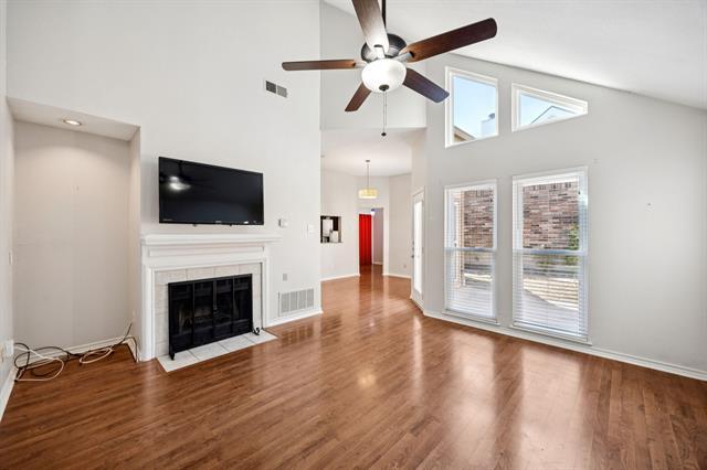 Foto del edificio - 18111 Whispering Gables Ln