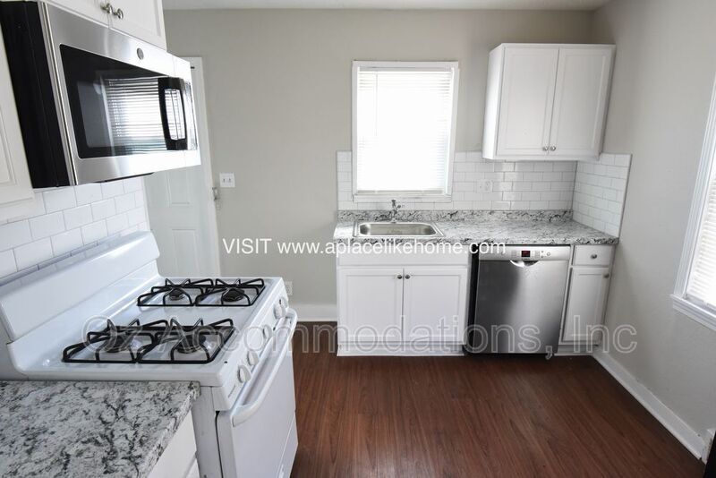 Foto principal - 9533 Charlotte St