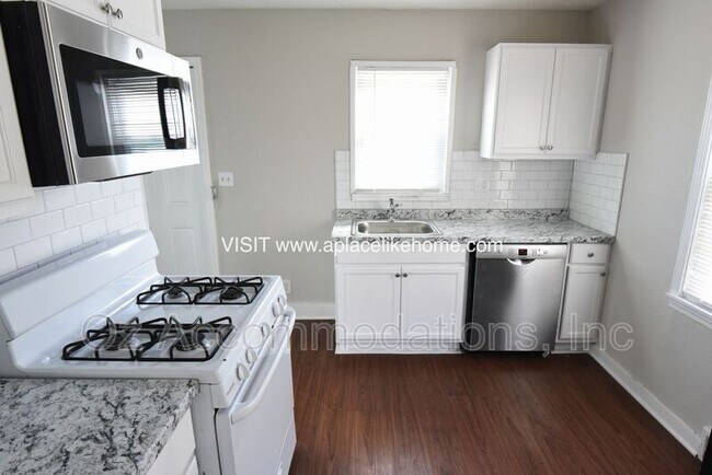 Foto del edificio - 9533 Charlotte St
