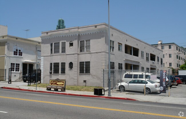 Building Photo - 2881 W 7th St