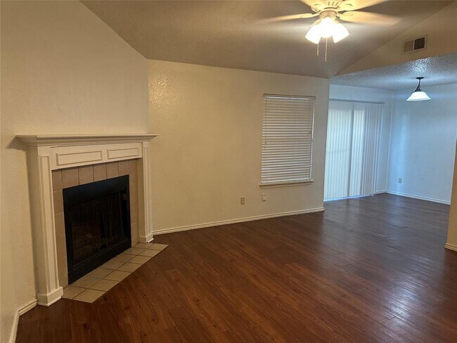 Building Photo - 16303 Edgemere Dr