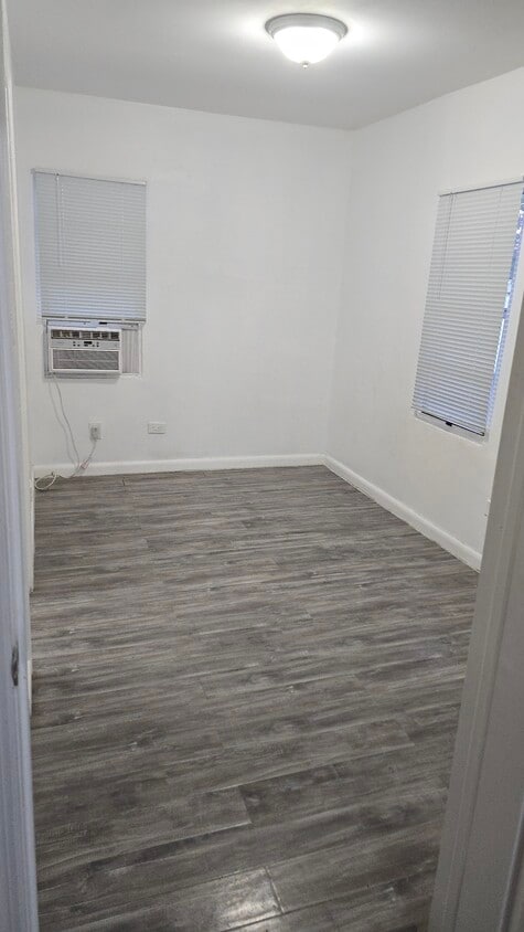 Building Photo - 1160 NW 29th Ter