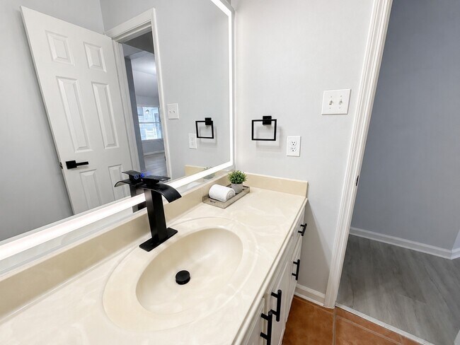 Building Photo - 22 Cypress Bayou Ct