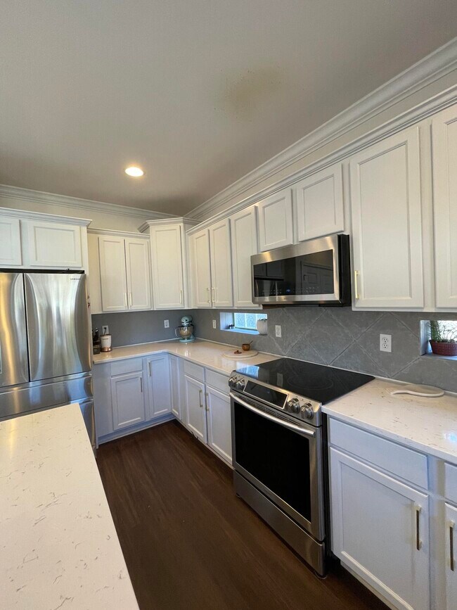 Building Photo - 860 Solimar Way
