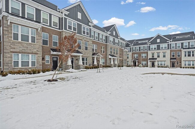 Foto del edificio - 43071 Atwood Ave