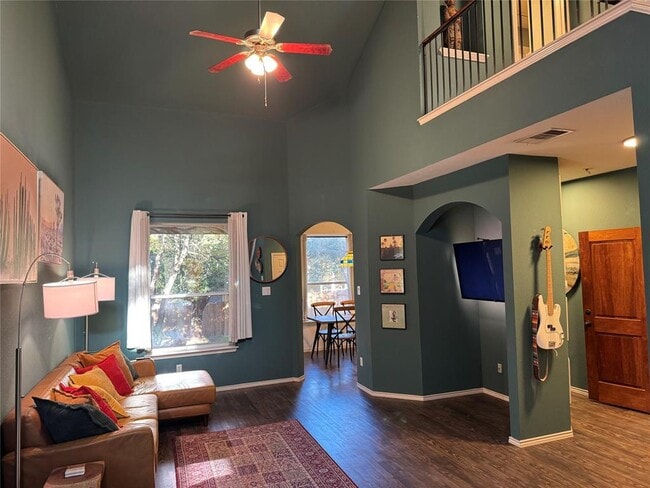 Building Photo - 2308 Sweet Clover Dr