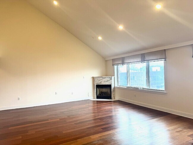 Foto del edificio - 171 Great Neck Rd
