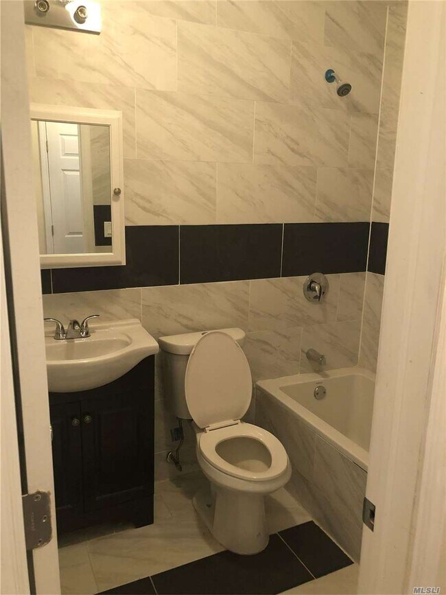 Foto del edificio - 197-10 Foothill Ave