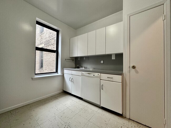 Foto del edificio - 590 Fort Washington Ave
