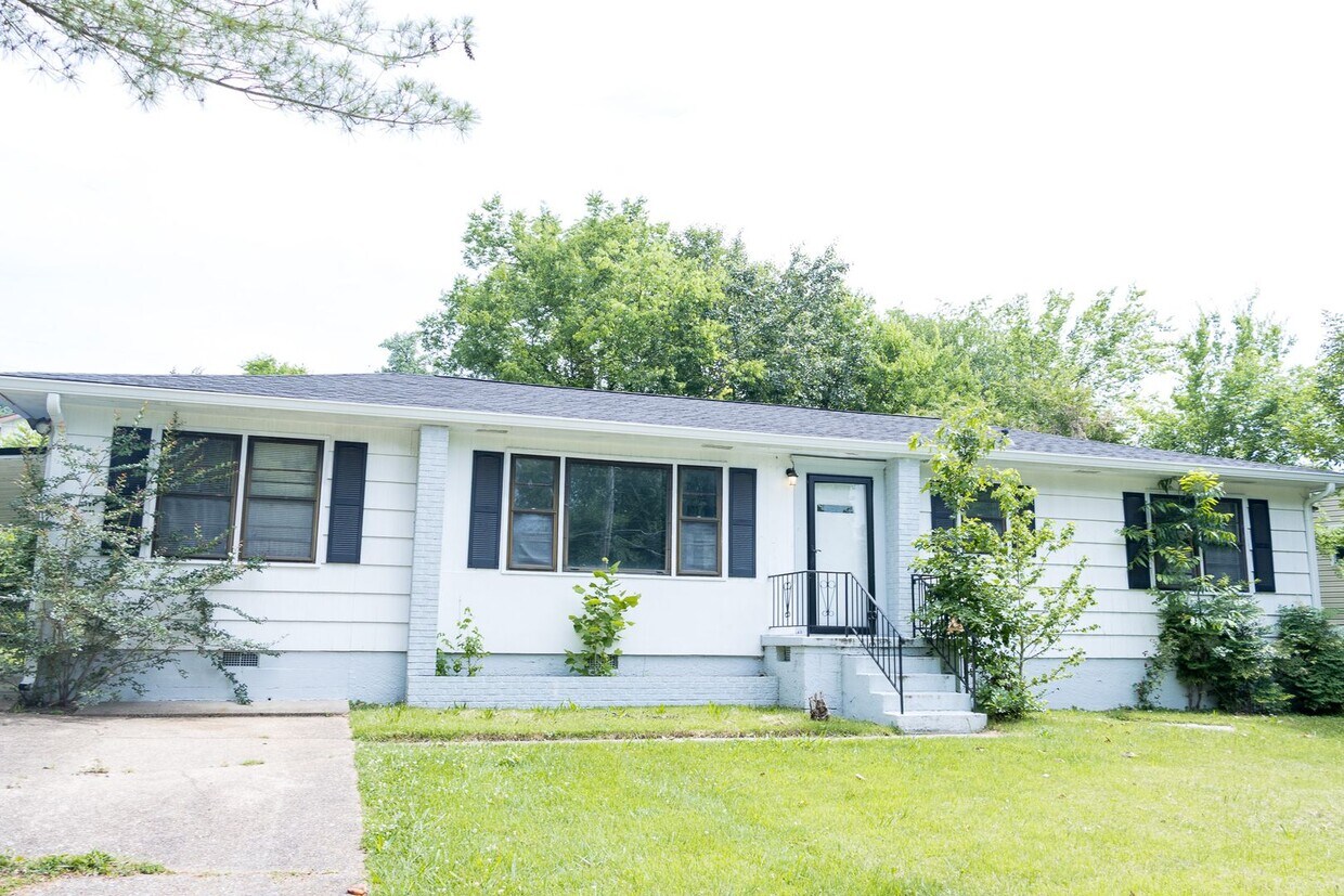 Primary Photo - Introducing your ideal rental at 3625 Sunr...