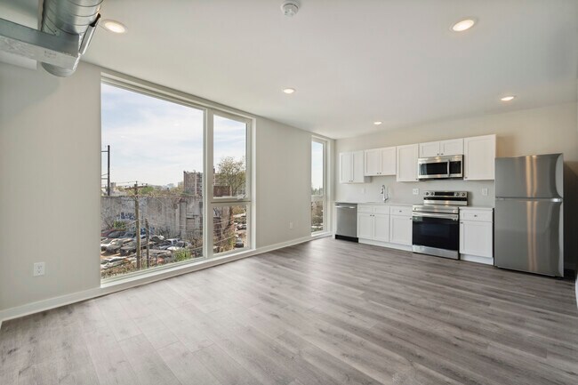 Building Photo - 629 S 49th St