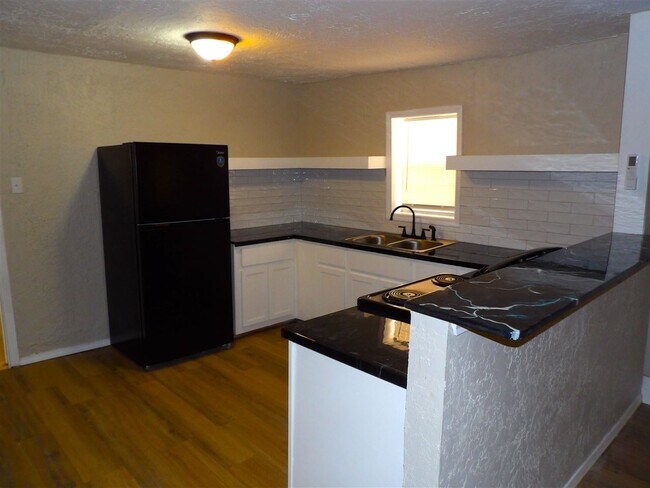 Foto del edificio - 316 NW Columbia Ave