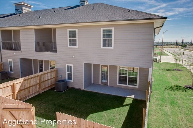 Foto del edificio - 3 br, 3.5 bath House - 2833 Papa Bear
