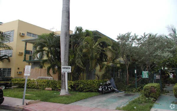 Foto del edificio - Courtyard At Jefferson