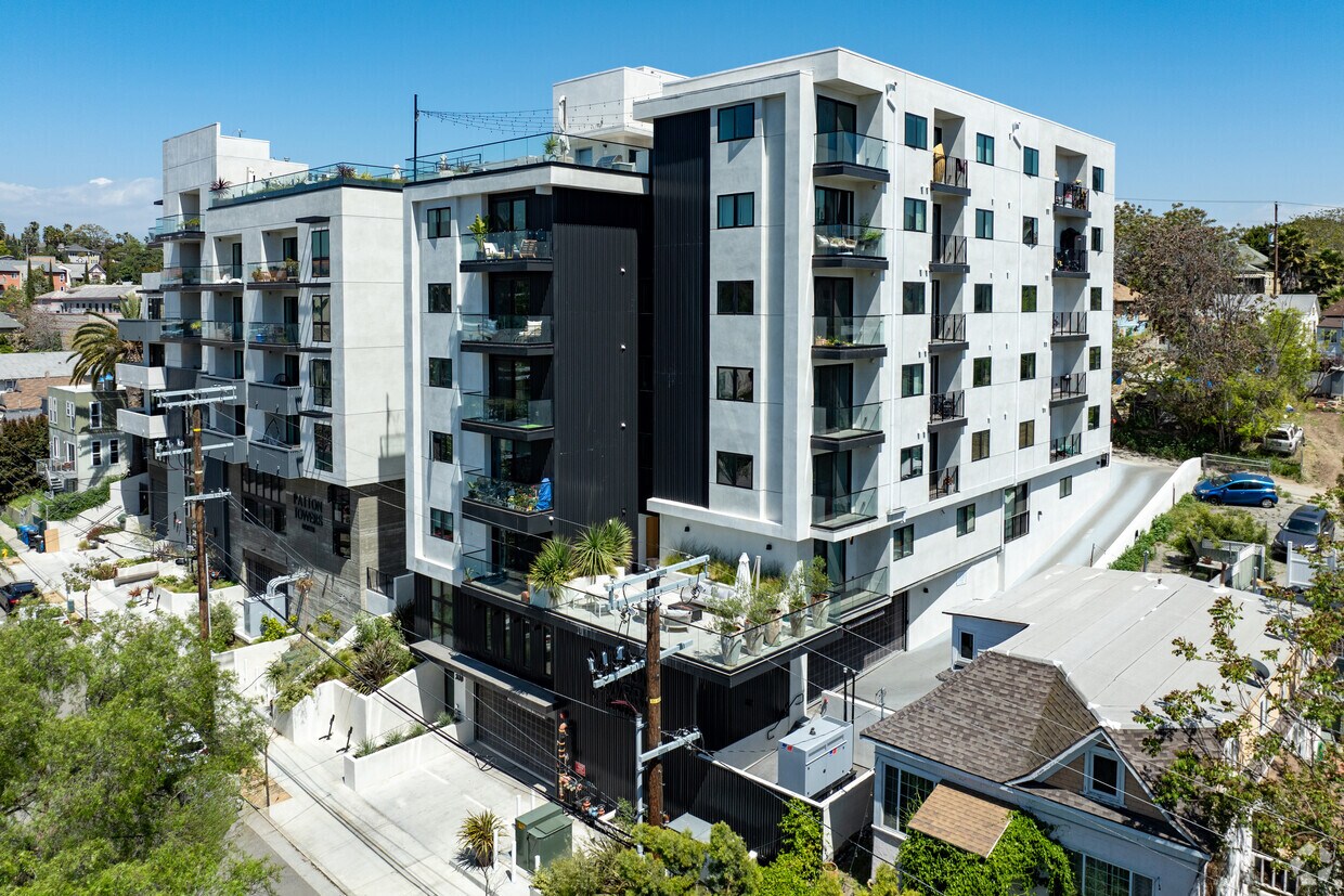 Patton Towers Apartments in Los Angeles, CA