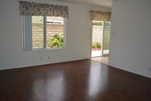 Building Photo - 5348 Hidalgo St