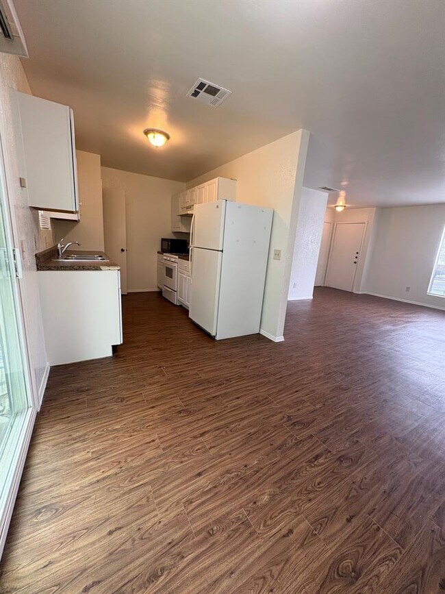 Foto del edificio - 5105 Pepper Ln