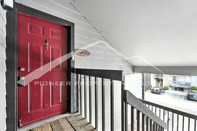 Photo - Spacious Condo with Washer/Dryer and Centr...