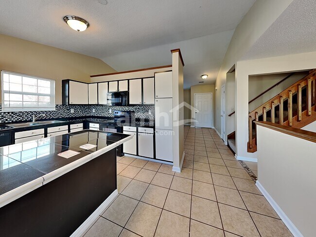 Foto del edificio - 6470 Hazelhatch Dr