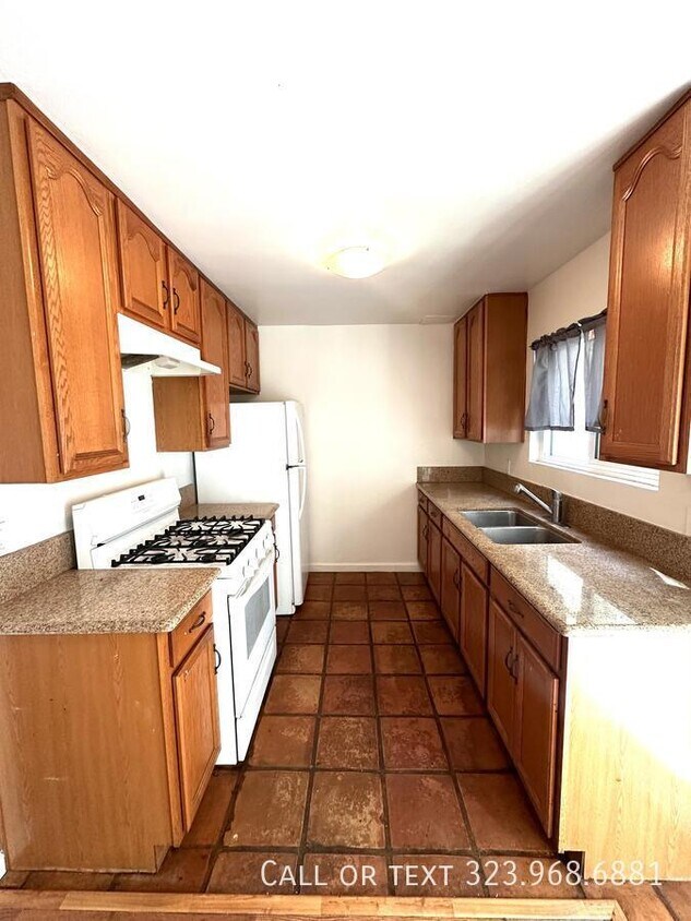 Foto principal - 544 Salem St