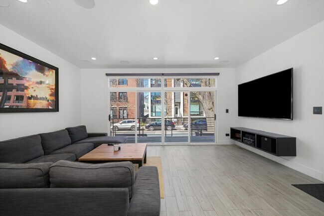 Foto del edificio - 2915 W Lyndale St