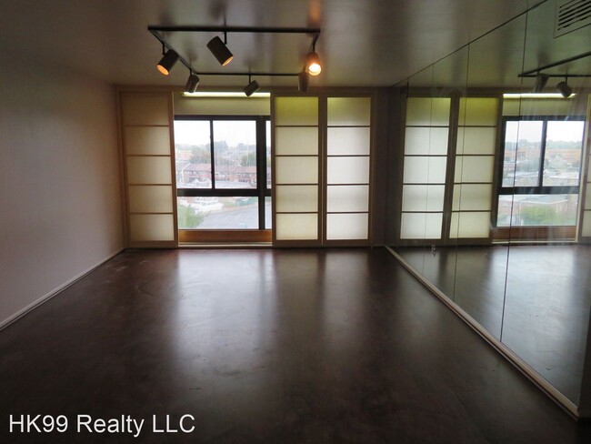 Building Photo - 2 br, 2 bath House - 7600 Roosevelt Blvd U...