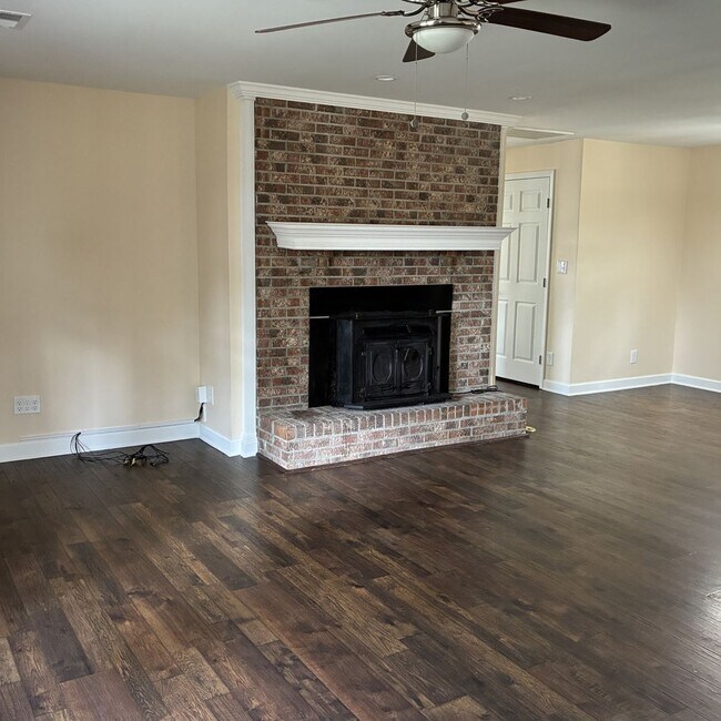 Foto del edificio - 4 Bedroom 3 Bath Home in Winnabow, NC