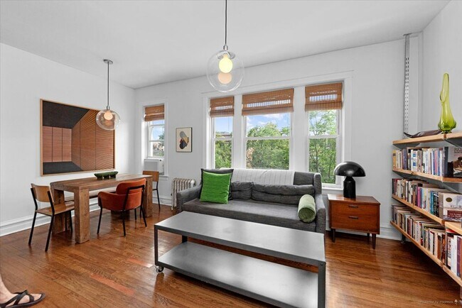 Foto del edificio - 4862 N Ashland Ave