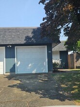 Building Photo - 888 Shawnee Dr SE