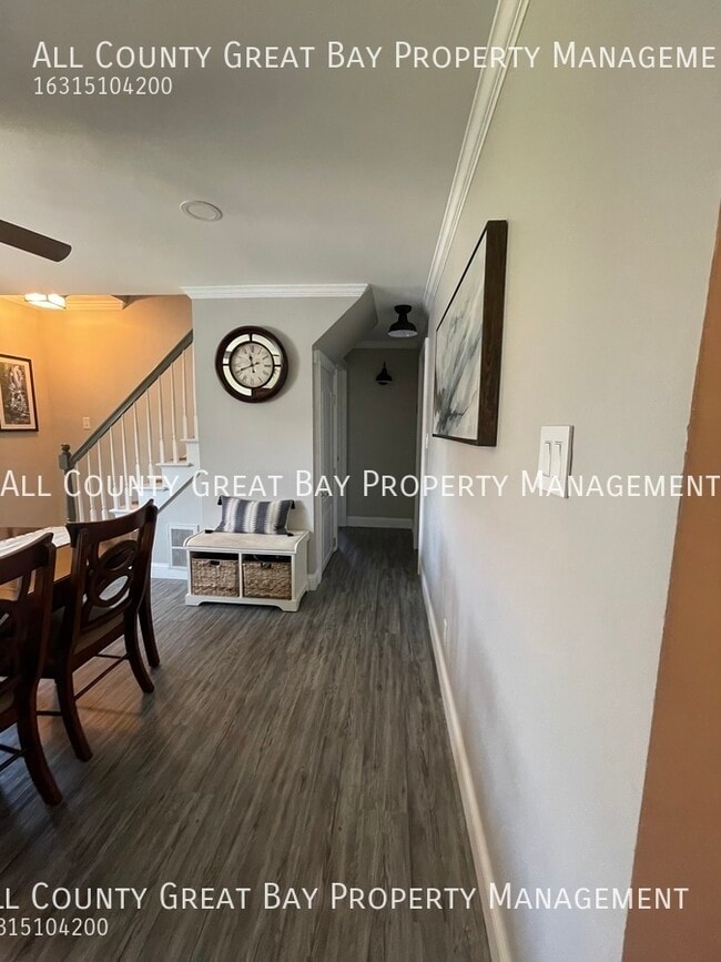 Building Photo - Gorgeous 5 Bedroom 3 Full Bathroom Smart H...
