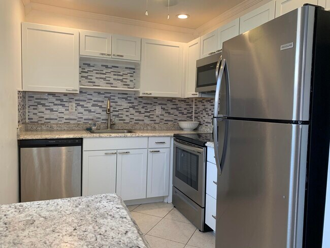 Foto del edificio - 82 Normandy Ln