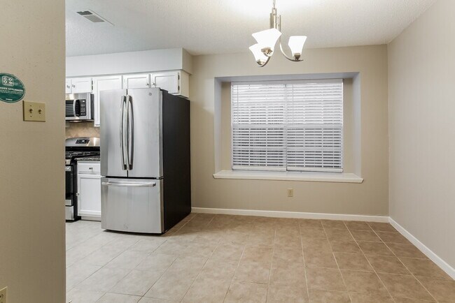Foto del edificio - 18606 Hiddenbay Way
