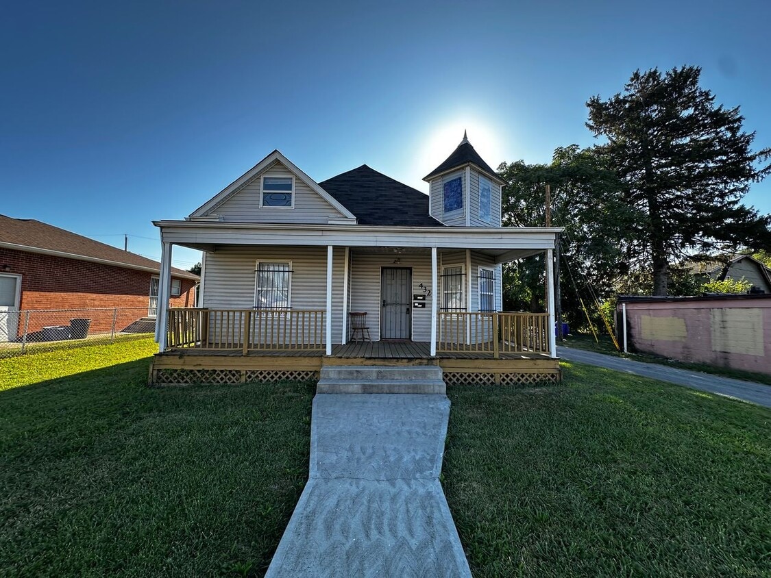 Foto principal - 432 S Highland Ave